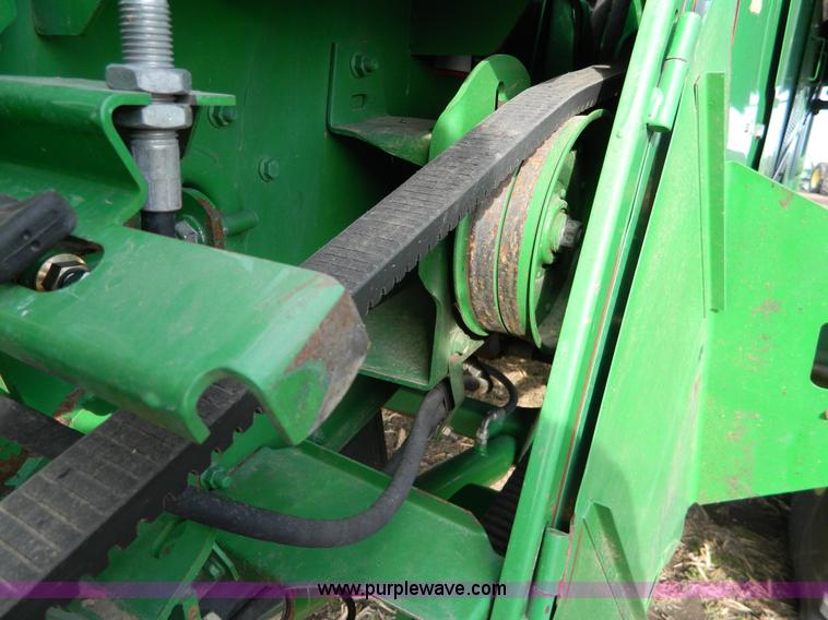 image for item G7780 2004 John Deere 9760 STS combine