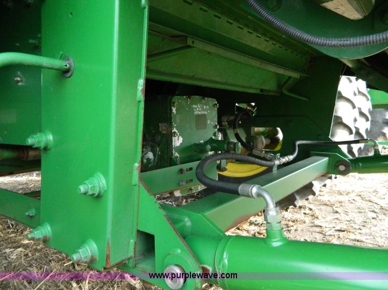 image for item G7780 2004 John Deere 9760 STS combine