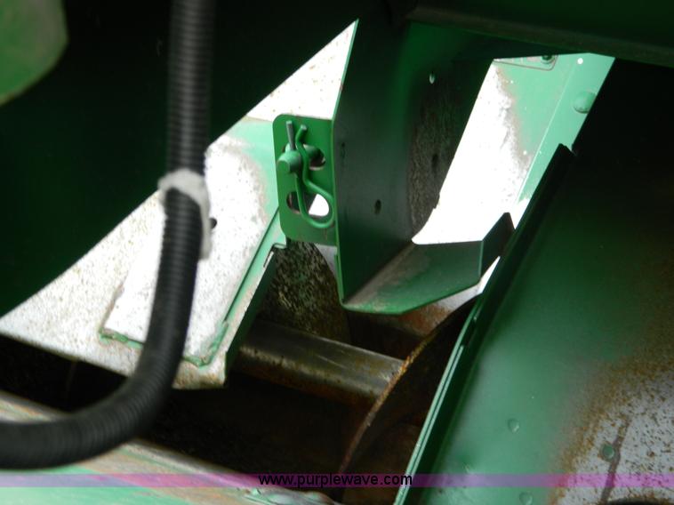 image for item G7780 2004 John Deere 9760 STS combine