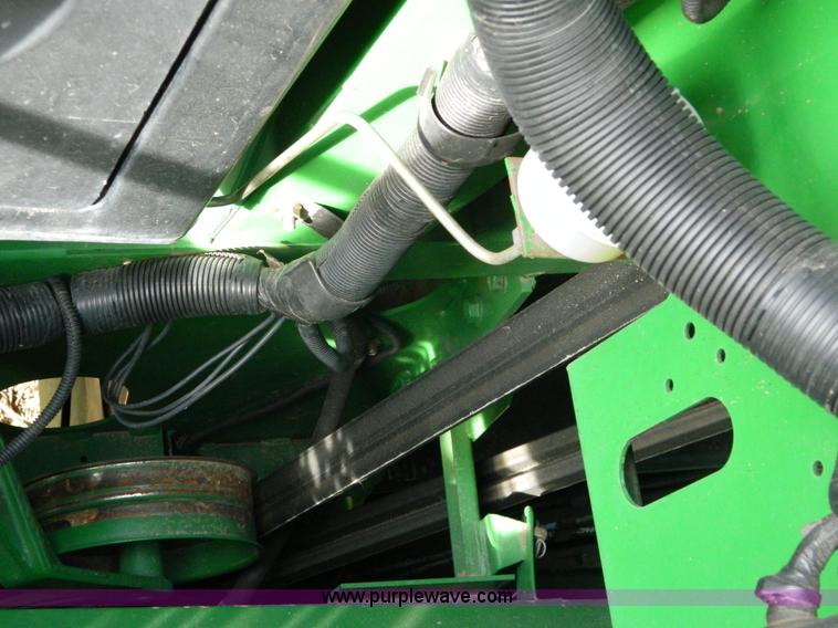 image for item G7780 2004 John Deere 9760 STS combine