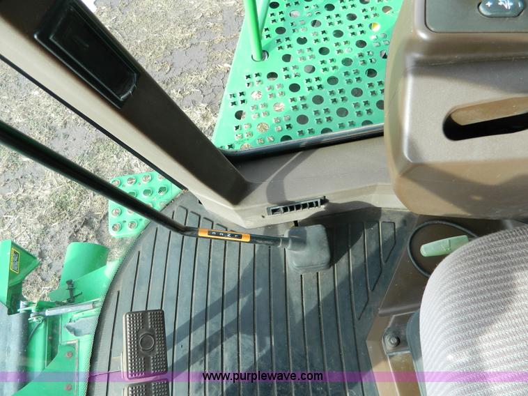 image for item G7780 2004 John Deere 9760 STS combine