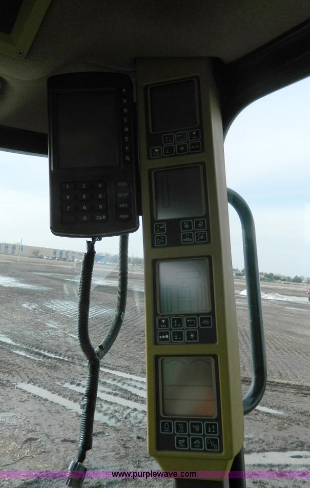 image for item G7780 2004 John Deere 9760 STS combine