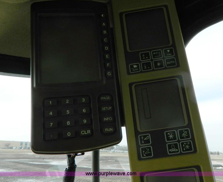 image for item G7780 2004 John Deere 9760 STS combine