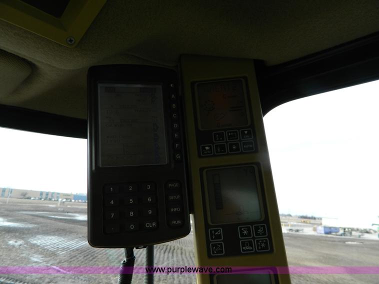 image for item G7780 2004 John Deere 9760 STS combine