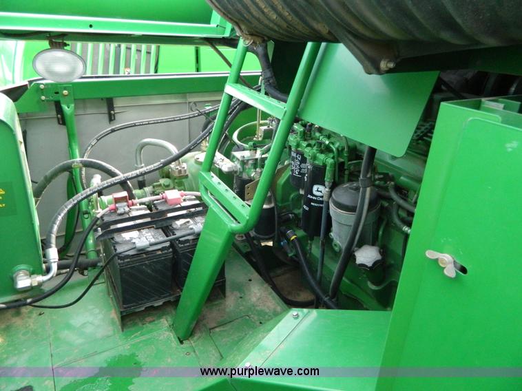 image for item G7780 2004 John Deere 9760 STS combine