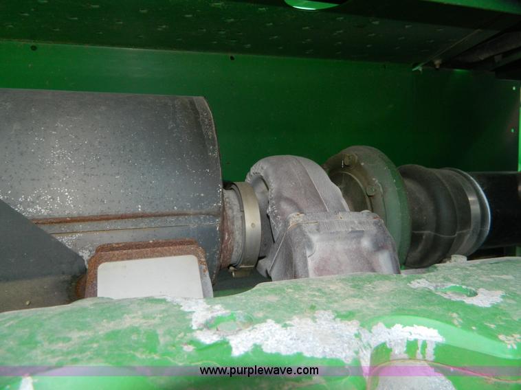 image for item G7780 2004 John Deere 9760 STS combine