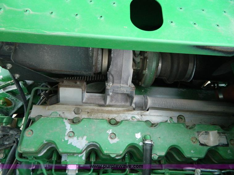 image for item G7780 2004 John Deere 9760 STS combine