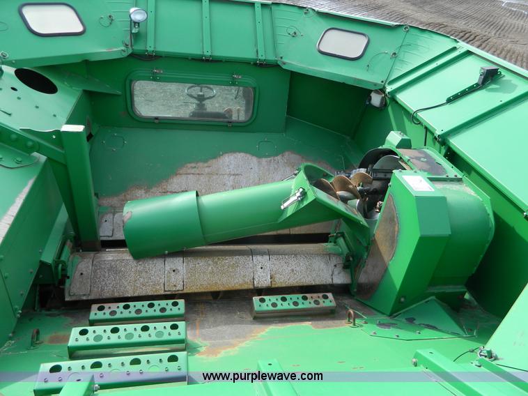 image for item G7780 2004 John Deere 9760 STS combine