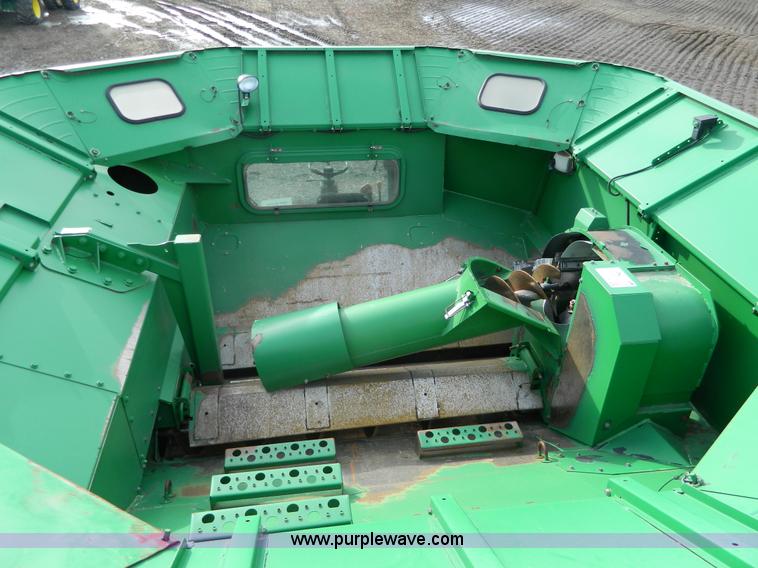 image for item G7780 2004 John Deere 9760 STS combine