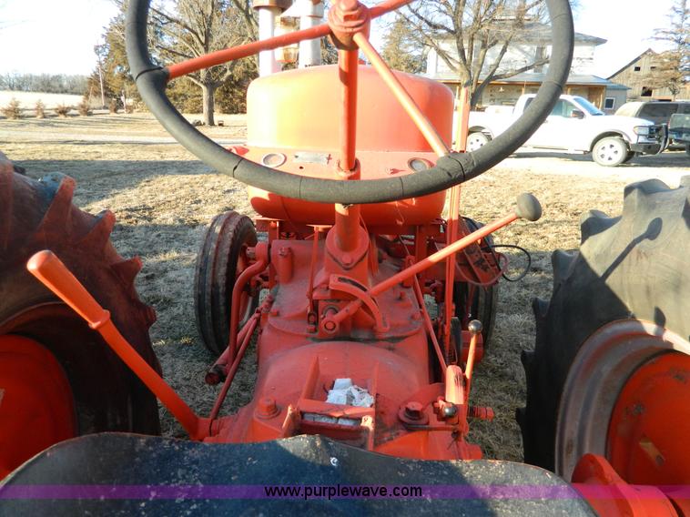 image for item S9246 1948 Case LA tractor