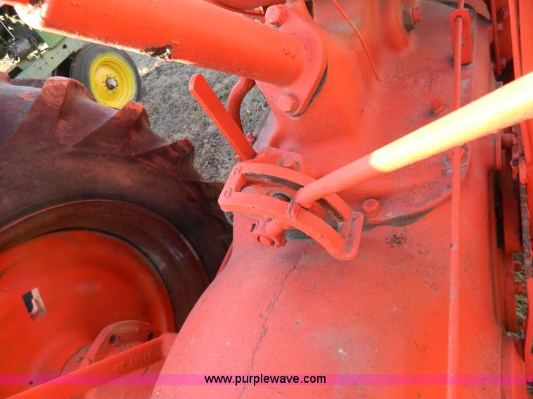 image for item S9246 1948 Case LA tractor