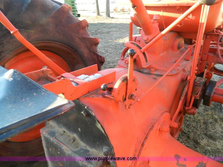 image for item S9246 1948 Case LA tractor