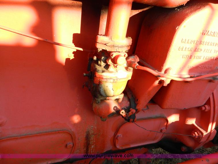 image for item S9246 1948 Case LA tractor