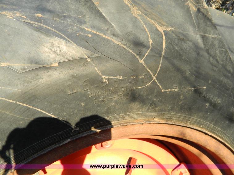 image for item S9246 1948 Case LA tractor