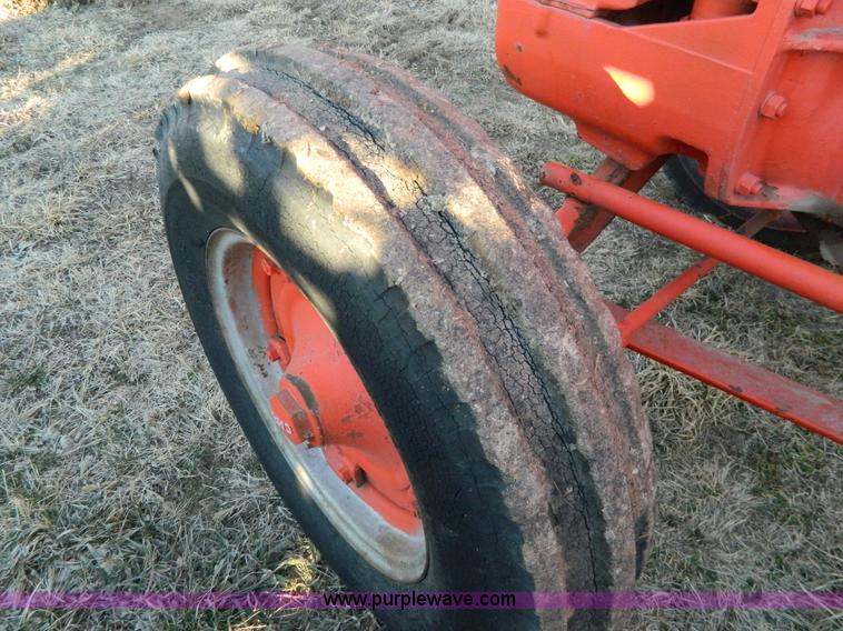 image for item S9246 1948 Case LA tractor