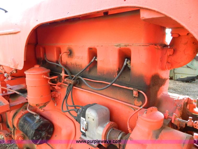 image for item S9246 1948 Case LA tractor