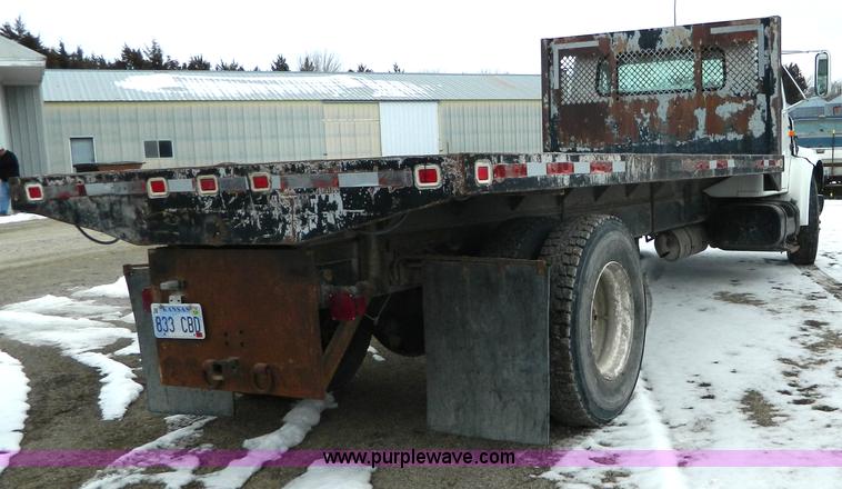 image for item W9122 1996 International 4700 flatbed truck