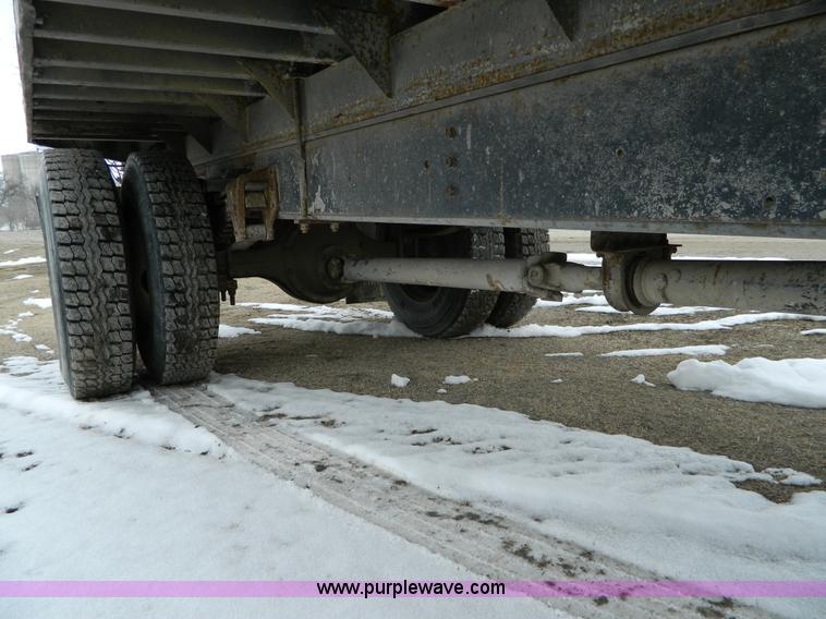 image for item W9122 1996 International 4700 flatbed truck