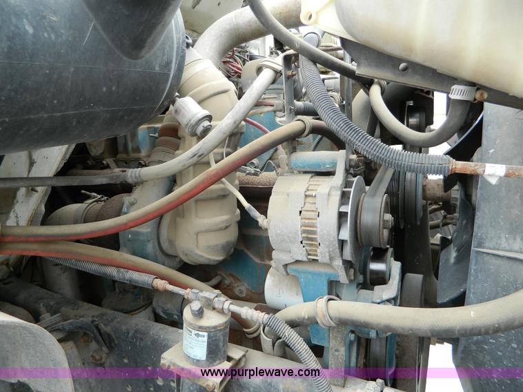 image for item W9122 1996 International 4700 flatbed truck