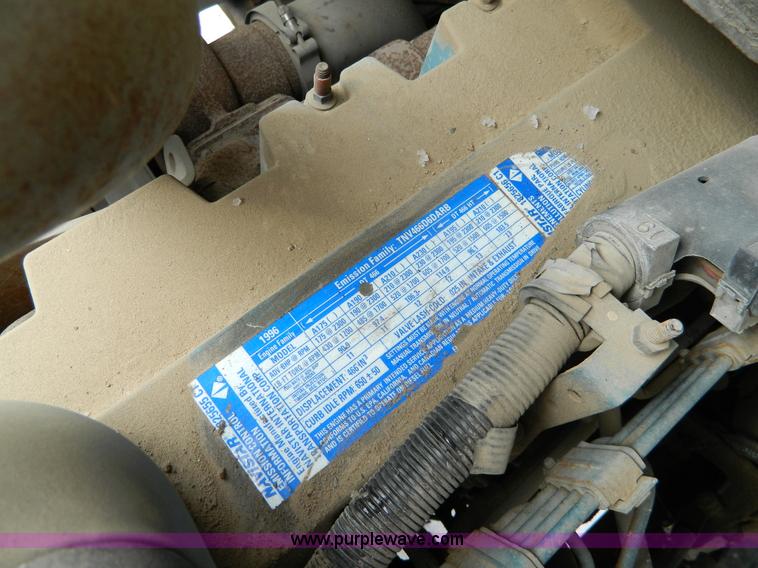 image for item W9122 1996 International 4700 flatbed truck