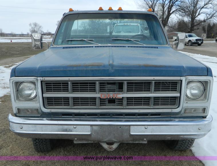 image for item W9123 1979 GMC Sierra 3500 Classic Camper Special pickup truck