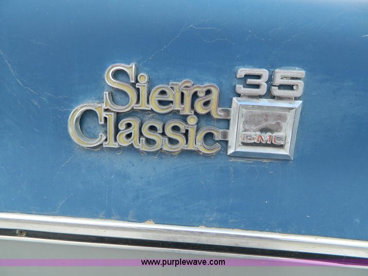 image for item W9123 1979 GMC Sierra 3500 Classic Camper Special pickup truck