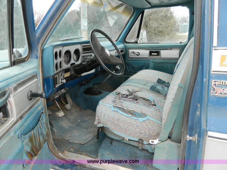 image for item W9123 1979 GMC Sierra 3500 Classic Camper Special pickup truck