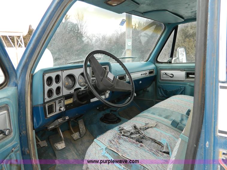 image for item W9123 1979 GMC Sierra 3500 Classic Camper Special pickup truck