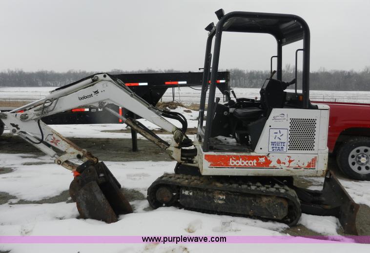 image for item A3929 Bobcat X325 compact excavator