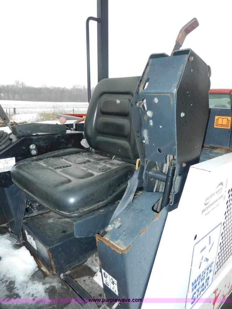 image for item A3929 Bobcat X325 compact excavator