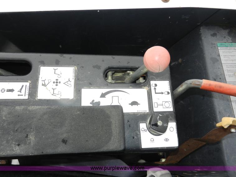 image for item A3929 Bobcat X325 compact excavator