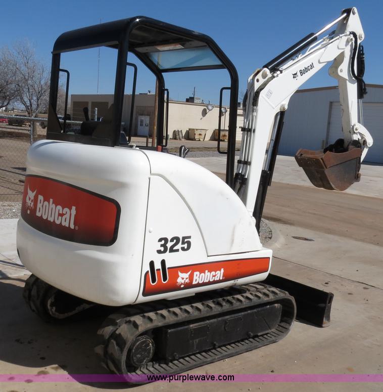 image for item B4657 2007 Bobcat 325 compact excavator