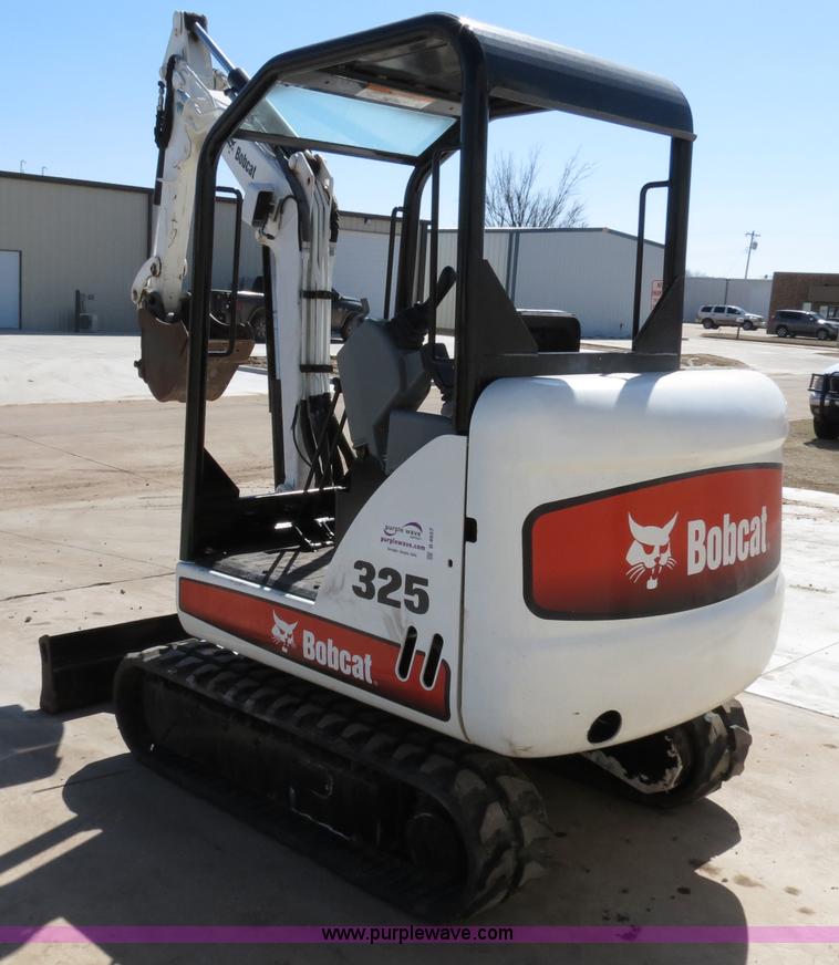 image for item B4657 2007 Bobcat 325 compact excavator