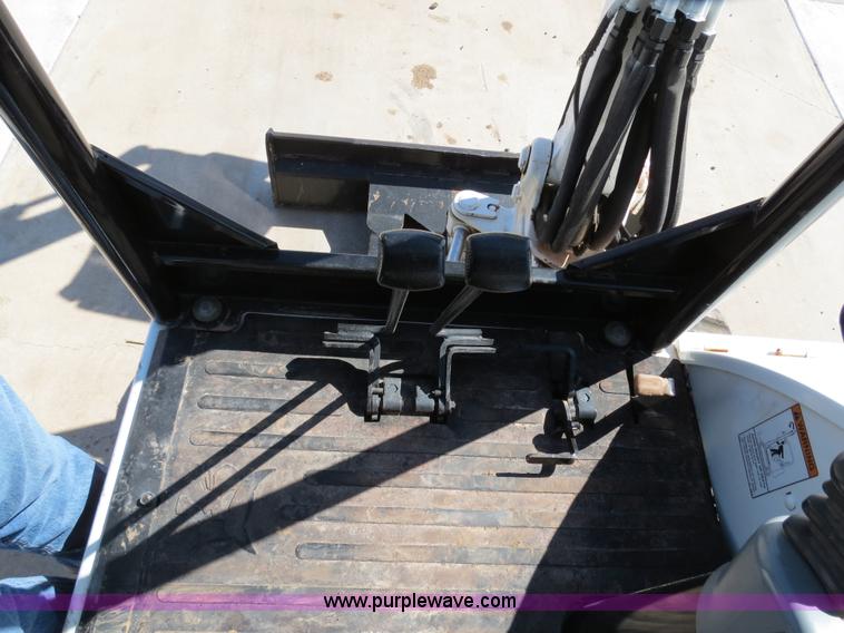 image for item B4657 2007 Bobcat 325 compact excavator