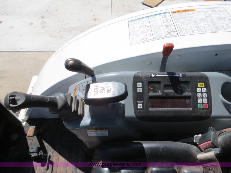 image for item B4657 2007 Bobcat 325 compact excavator