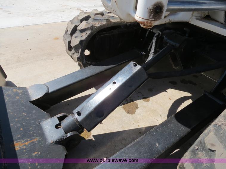 image for item B4657 2007 Bobcat 325 compact excavator