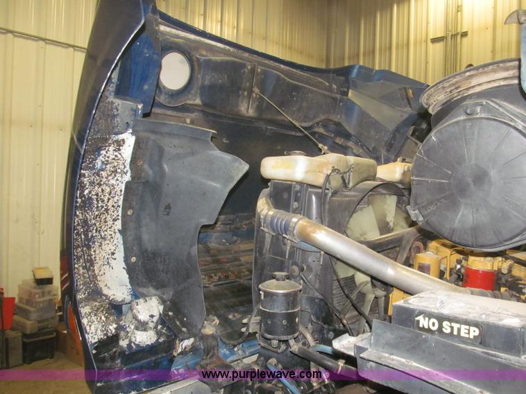 image for item B5408 2001 Sterling LT8500 triple axle dump truck