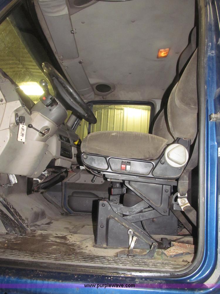 image for item B5409 2001 Sterling LT8500 triple axle dump truck