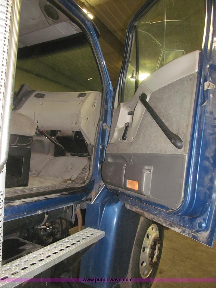 image for item B5409 2001 Sterling LT8500 triple axle dump truck