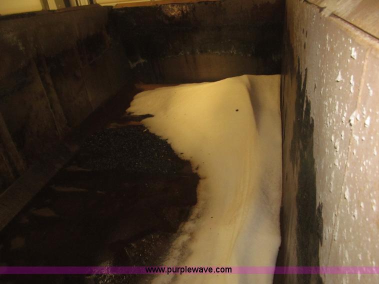 image for item B5409 2001 Sterling LT8500 triple axle dump truck