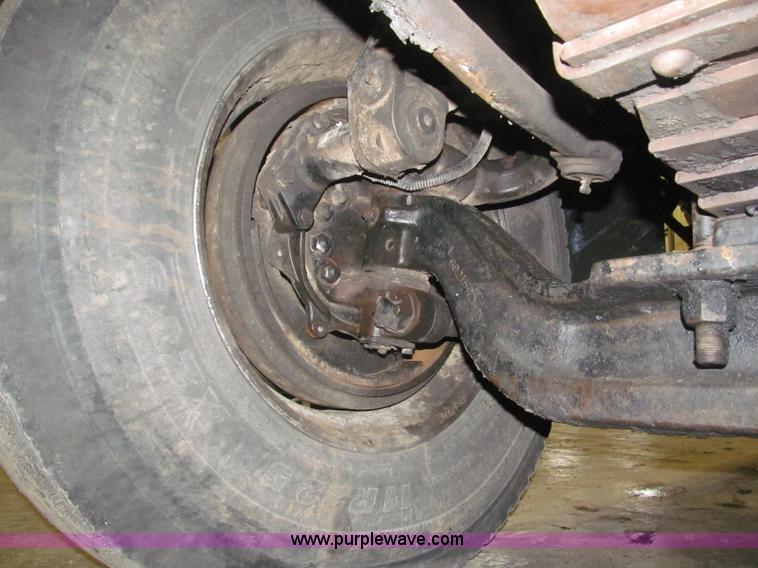 image for item B5409 2001 Sterling LT8500 triple axle dump truck