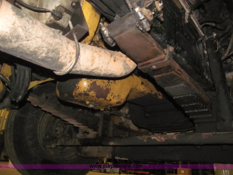 image for item B5409 2001 Sterling LT8500 triple axle dump truck