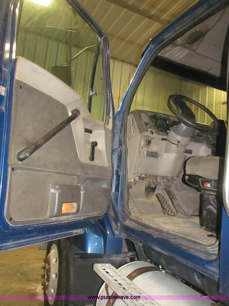 image for item B5410 2001 Sterling LT8500 triple axle dump truck