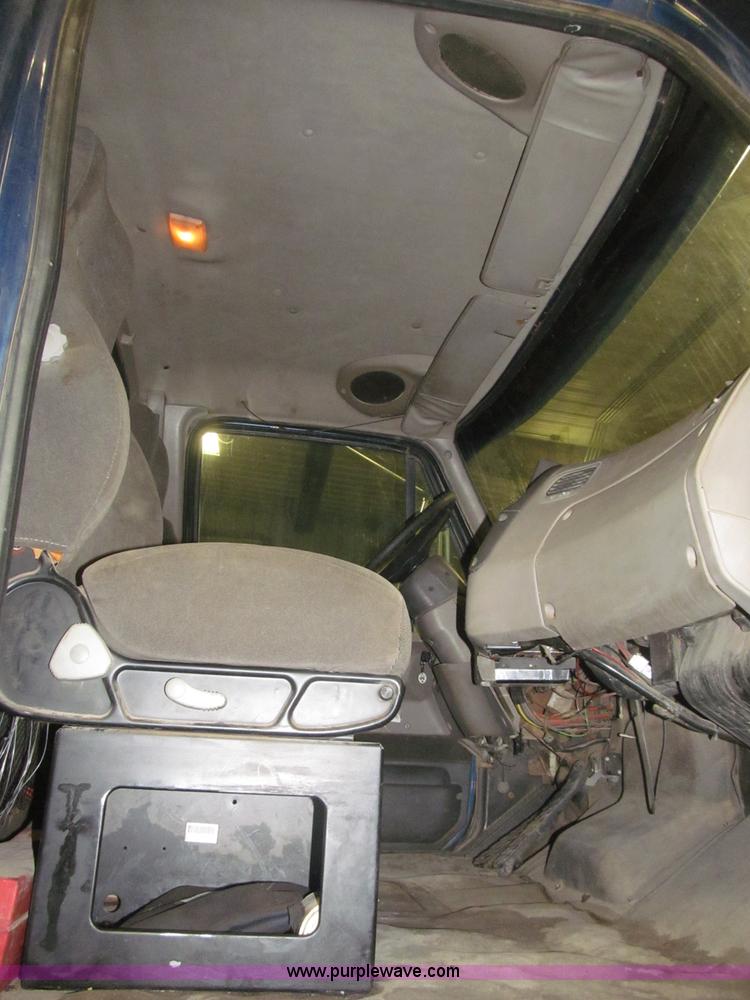 image for item B5410 2001 Sterling LT8500 triple axle dump truck