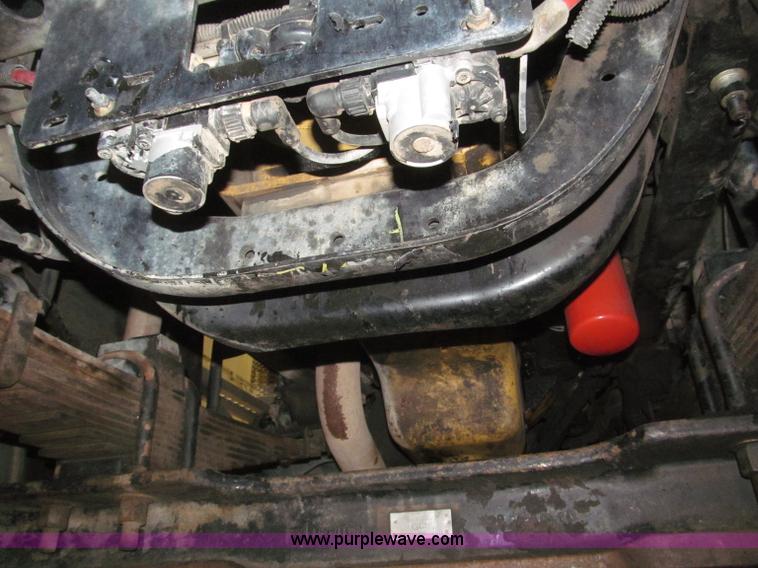 image for item B5410 2001 Sterling LT8500 triple axle dump truck