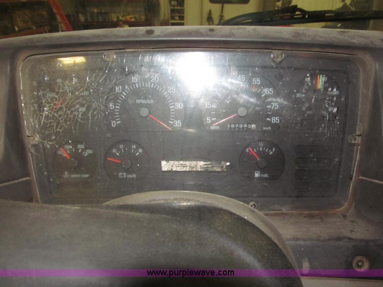 image for item B5411 2001 Sterling LT8500 triple axle dump truck