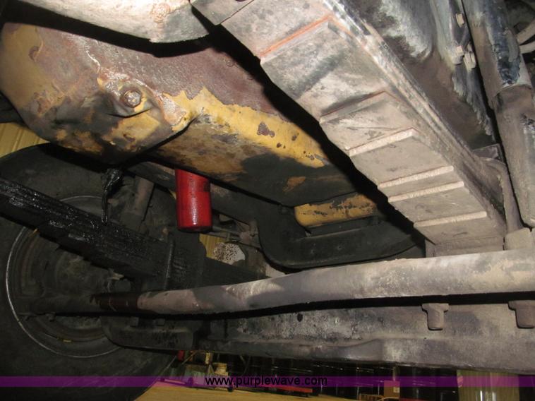 image for item B5411 2001 Sterling LT8500 triple axle dump truck