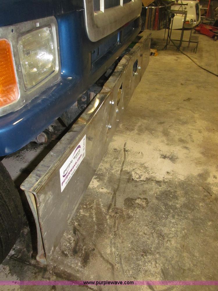 image for item B5412 2001 Sterling LT8500 triple axle dump truck