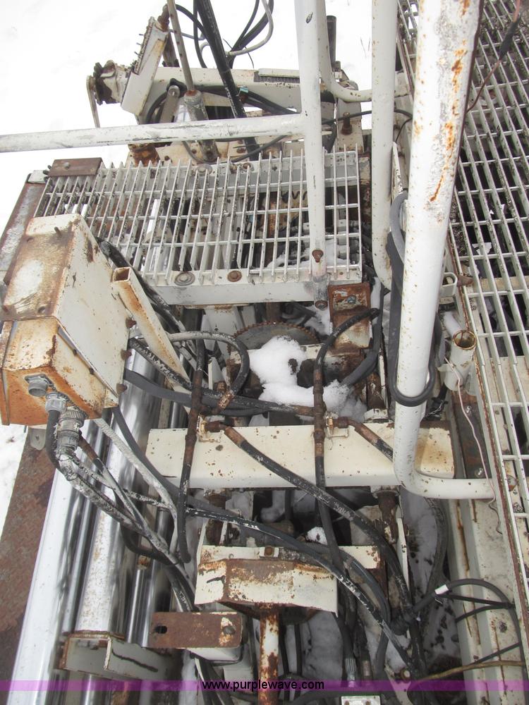 image for item B5413 Cedar Rapids CR551 Grayhound paver