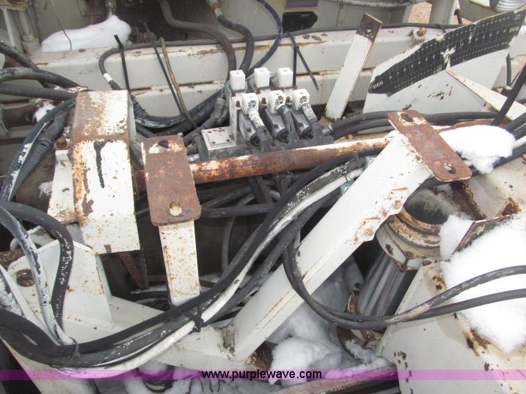 image for item B5413 Cedar Rapids CR551 Grayhound paver